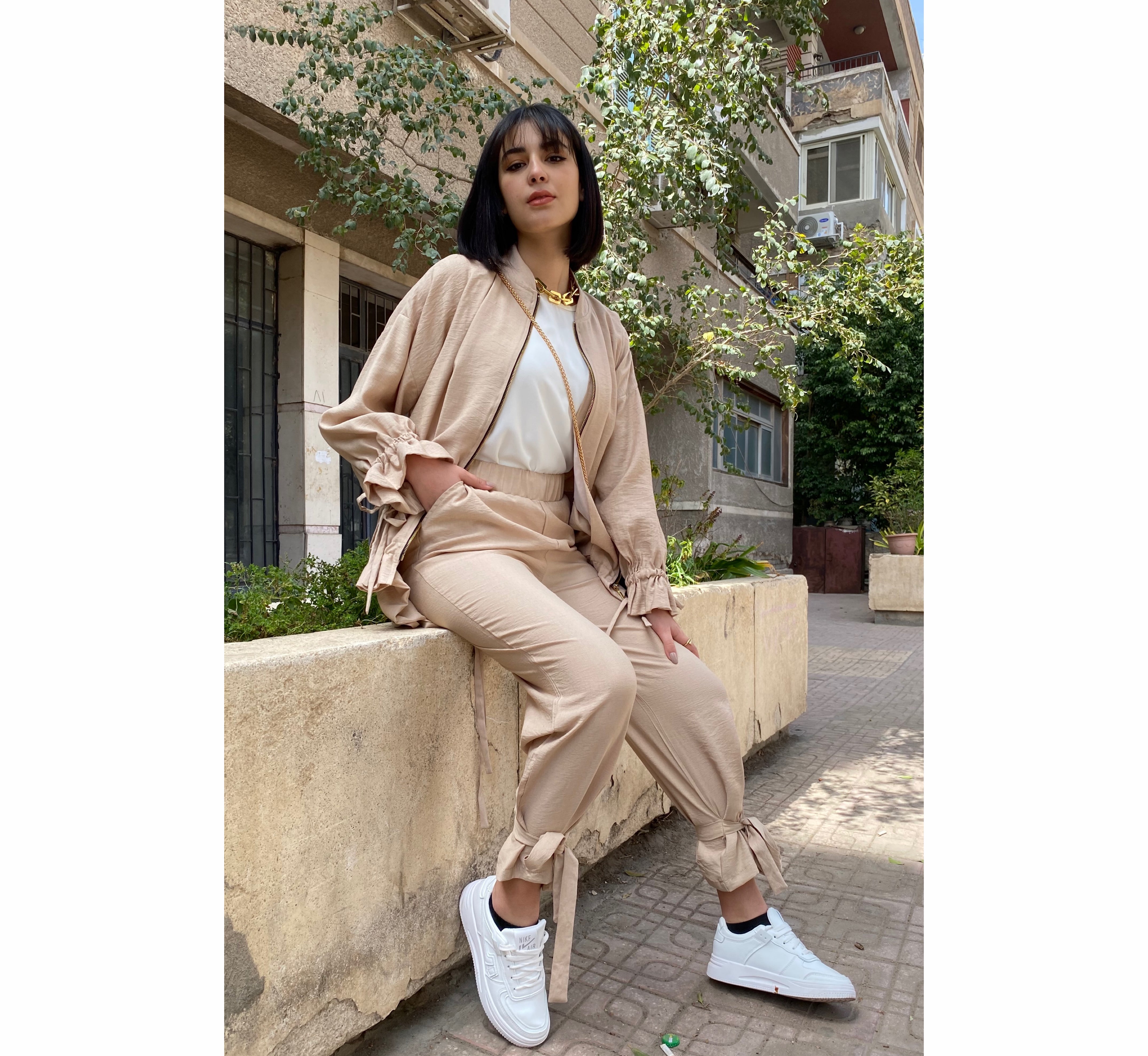 The Track Suit — MODEDAMOUR  Trendy outfits, Tracksuit, Sporty
