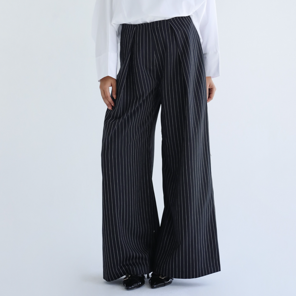 Striped pleated pants