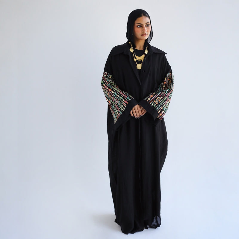 Embroidered buttoned kaftan