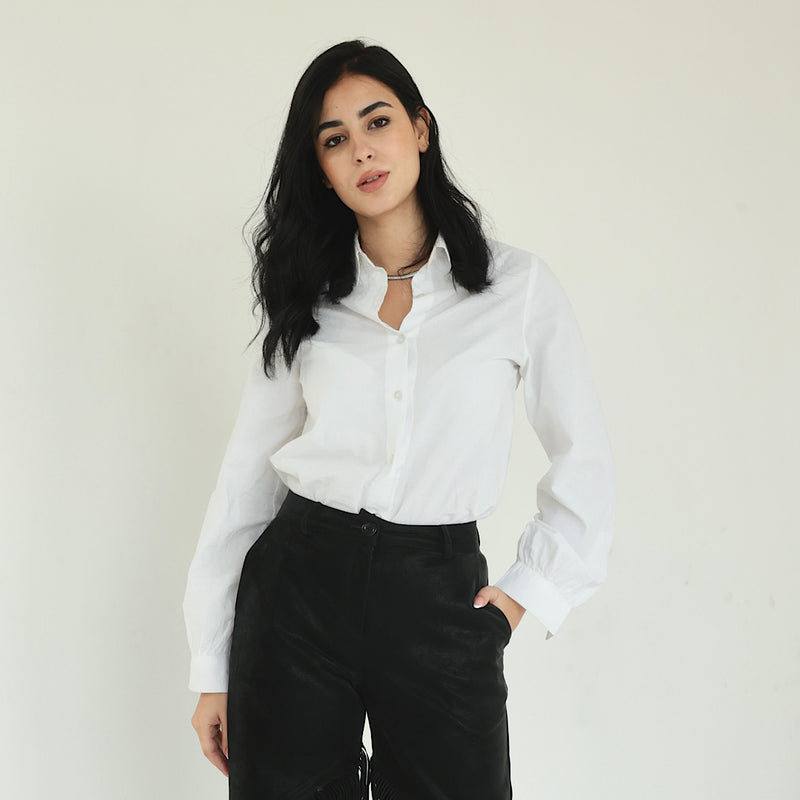 Basic buttoned white shirt