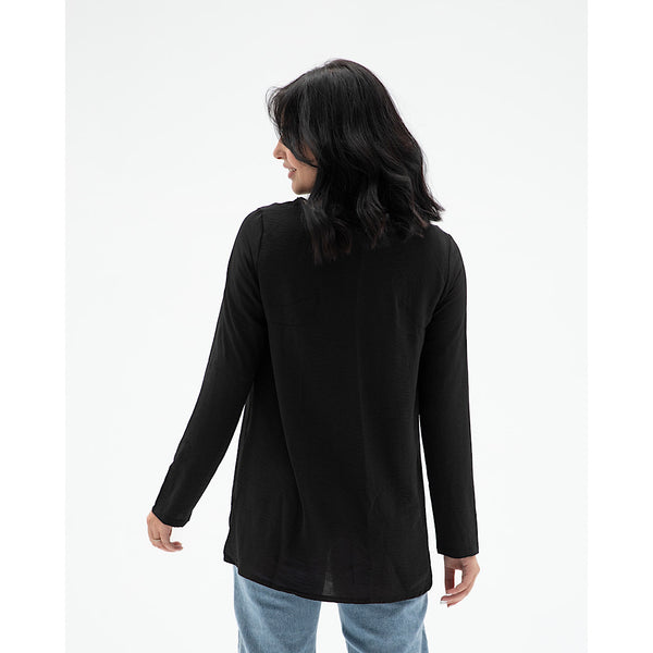 Long sleeved black basic blouse