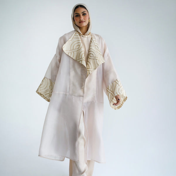 Wide collar organza kaftan