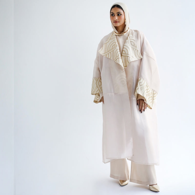 Wide collar organza kaftan