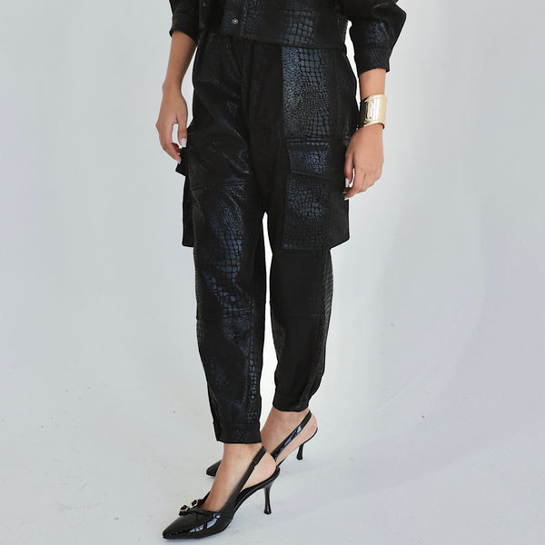 Black Tapered pleated pants