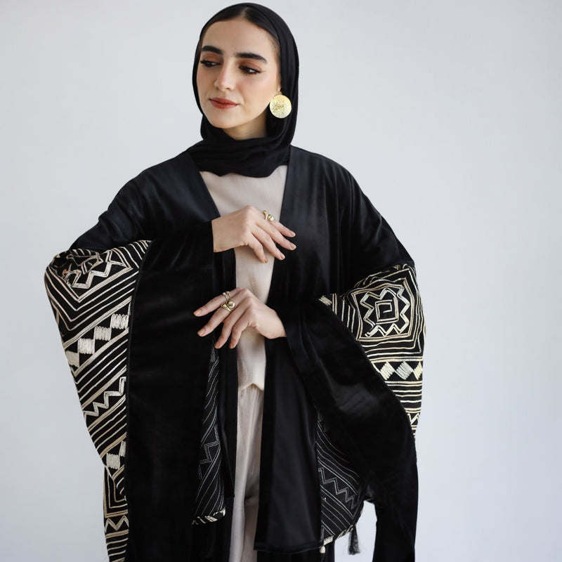 Velvet embroidered sleeve kaftan