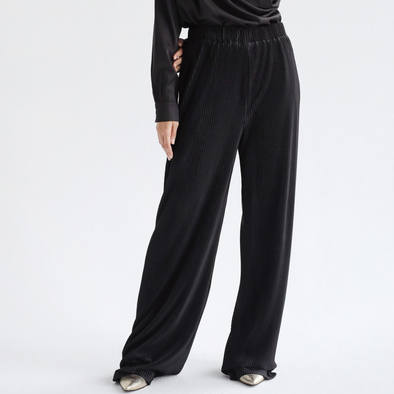 Satin wide pleated pants