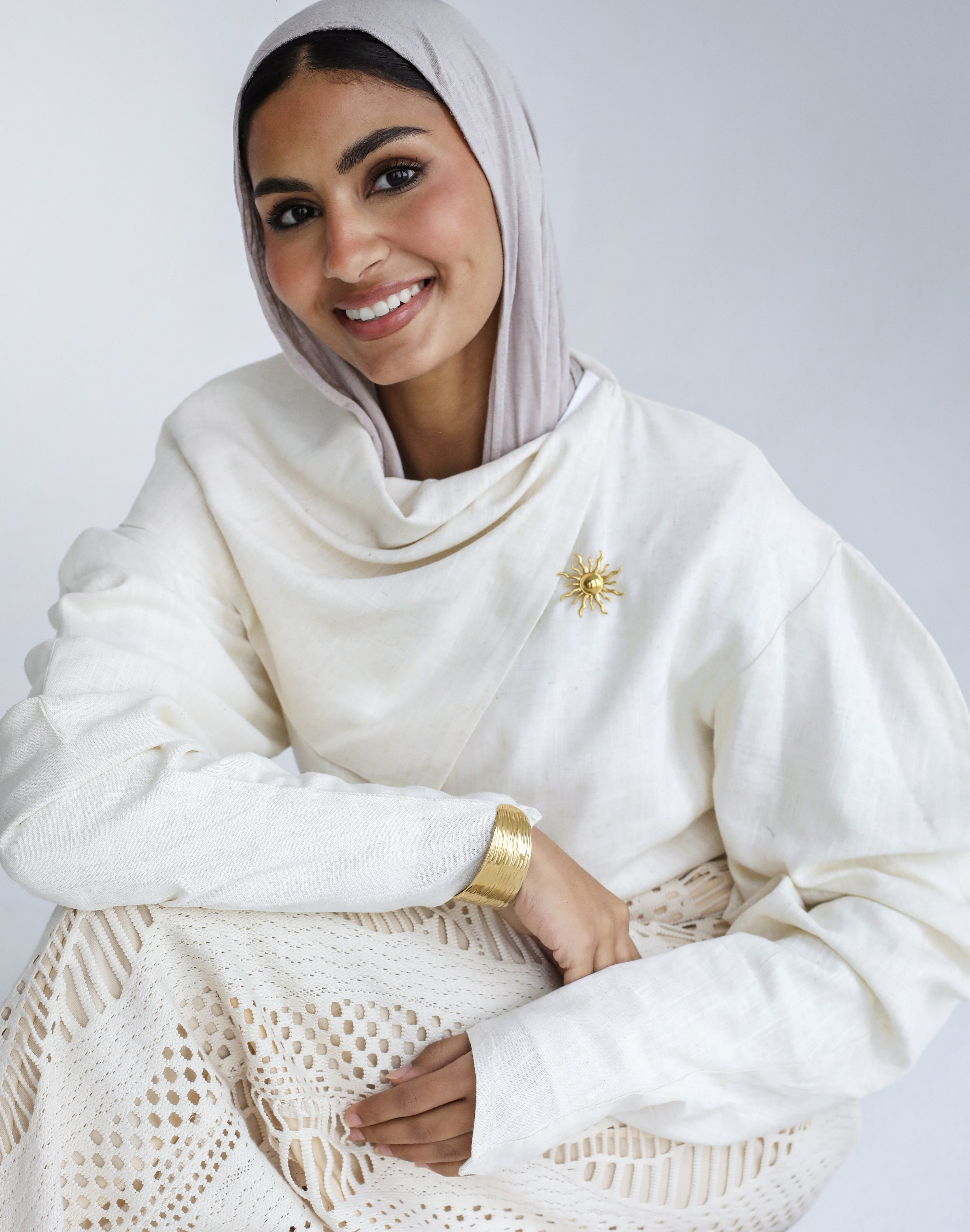 Linen flap collar blouse – The Gallery