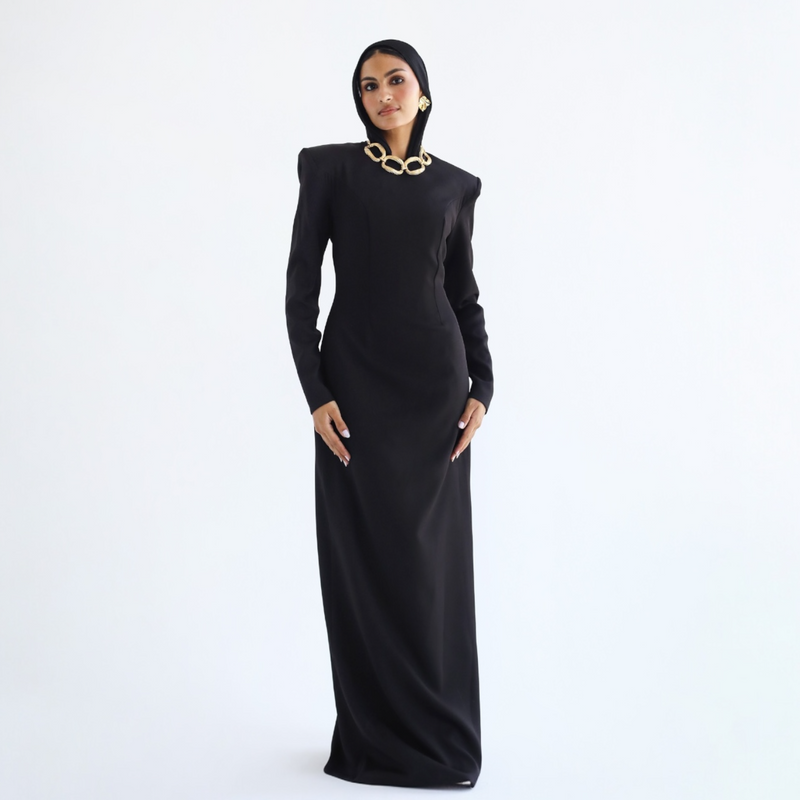 Pointed shoulders long dress
