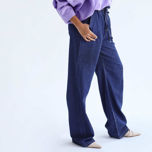 Dark blue elastic waist denim