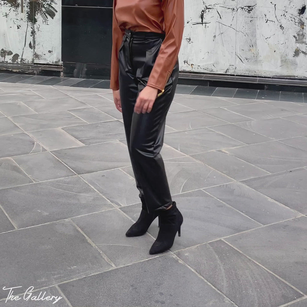 High waisted carrot leather pants – The Gallery