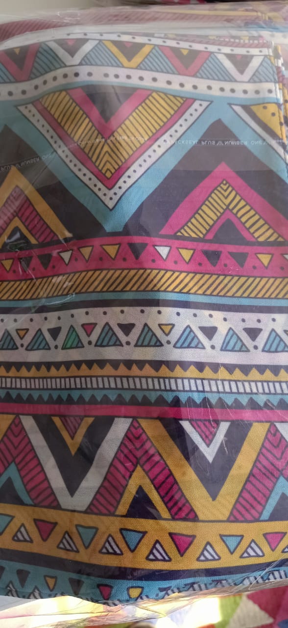 Colored printed triangles headscarf